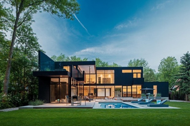 Source: www.photoklik.com 18 Modern Glass House Exterior Designs (2)
