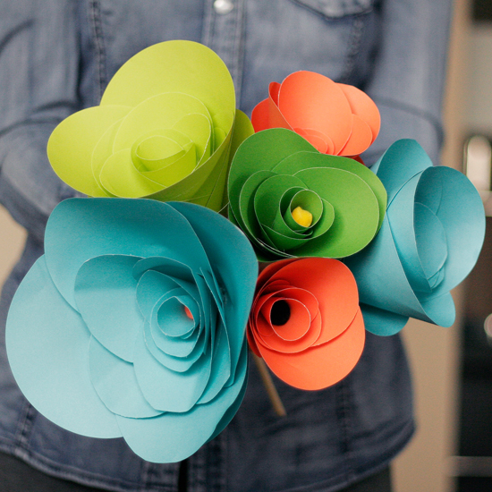 19 Cute DIY Paper Flower Ideas to Celebrate Spring (12)