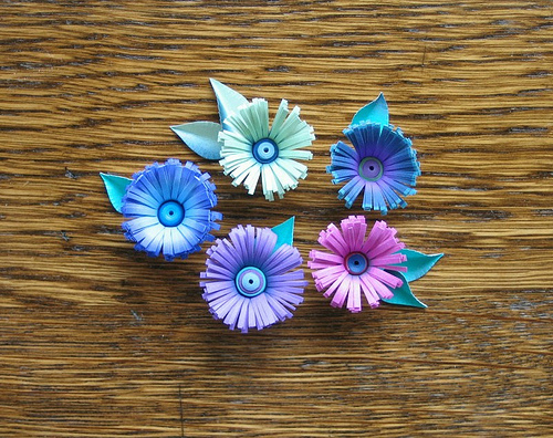 19 Cute DIY Paper Flower Ideas to Celebrate Spring (4)