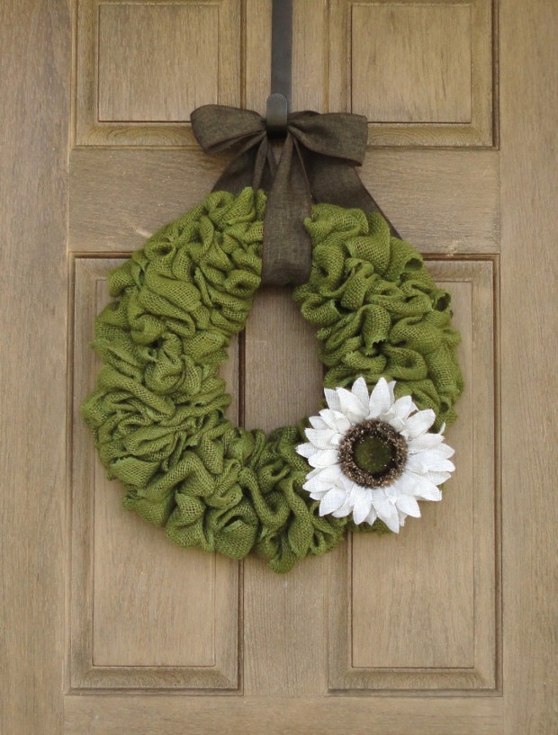 19 Fresh-Looking Handmade Spring Wreath Ideas (17)