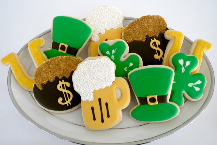 19 Tasty Saint Patrick's Day Treats - treats, sweets, sugar, St. Patrick's Day, shamrock, saint, patrick, lollipop, irish, holiday, handmade. homemade, green, day, Cookies, chocolate, candy, butter