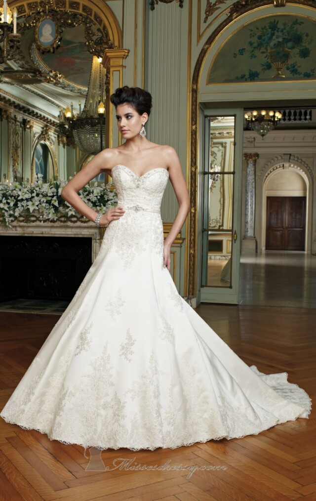 20 Elegant Strapless Wedding Dresses