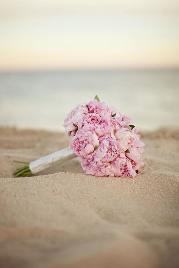 20 Romantic Beach Wedding Inspiration Ideas (1)