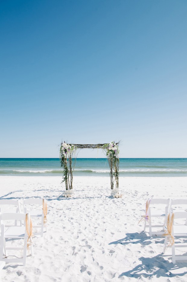 Santa Rosa Beach wedding by dearwesleyann.com