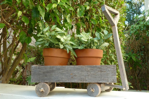 15 Amazing Reclaimed Wood DIY Garden Ideas (12)