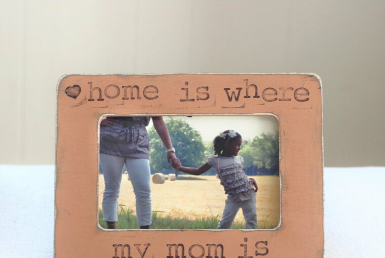 15 Handmade Home Decoration Gifts for Mother's Day - wall, vase, tulip, spring, Pillow, picture, mum, Mug, mother's, mother, mom, home, holiday, handmade, glass, gifts, gift, frame, Flower, decoration, day, clock, Bowl, book