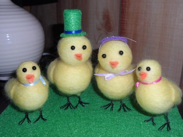 17 Cute & Handmade Needle Felted Easter Decorations (17)