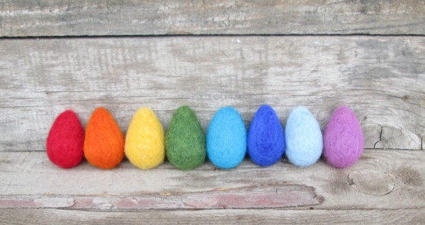 17 Cute & Handmade Needle Felted Easter Decorations (7)