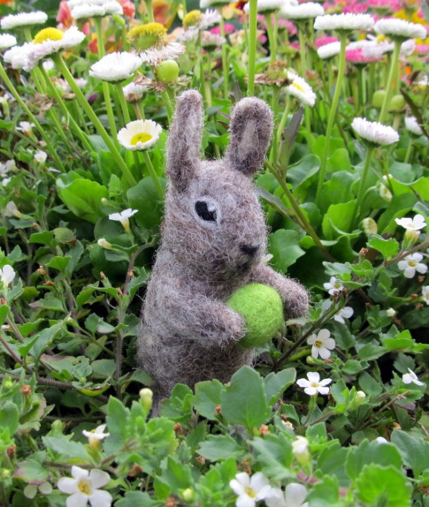 17 Cute & Handmade Needle Felted Easter Decorations (8)