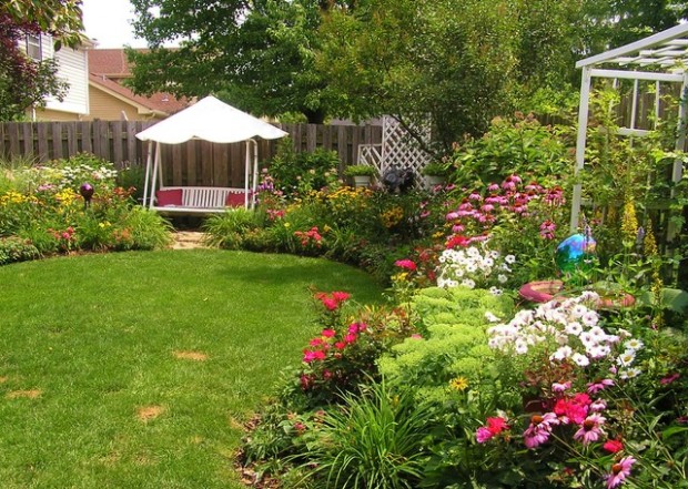 Source: www.in-and-outdesign.com 18 Landscaping Ideas for Small Backyards (1)