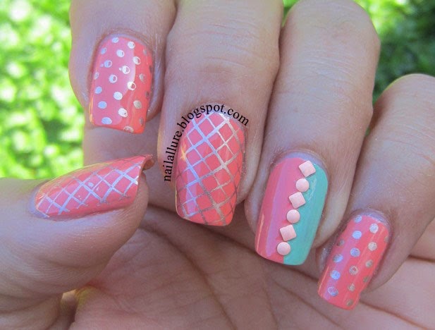 18 Lovely Nail Art Ideas in Bright Colors and Creative Designs (9)