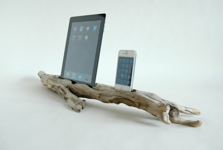22 Easy DIY Driftwood Docking Stations for Your Devices - wood, tablet, station, smartphone, recycled, reclaimed, phone, iPhone, iPad, handmade, driftwood, docking, dock, diy, charging, cellphone