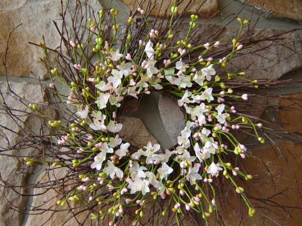 22 Enlivening Handmade Spring Wreath Designs (18)
