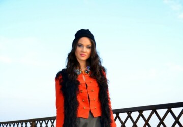 25 Fresh Combinations with Orange Details For This Season - women outfits, women combinations, orange outfit, orange dresses, casual outfit, carrot outfit