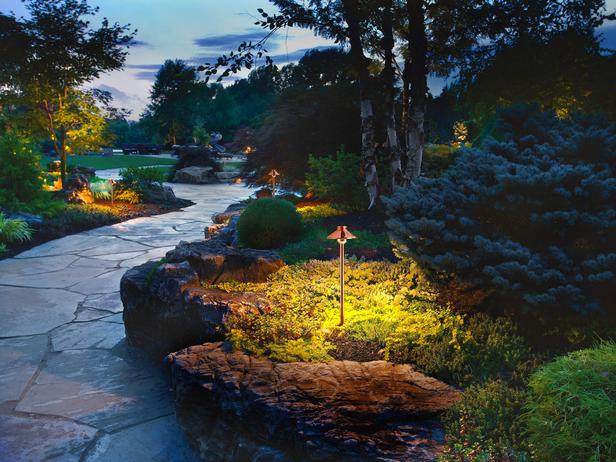 Landscape Lighting Tips - Light Placement, Landscape Lighting Tips, Glare and Light Pollution