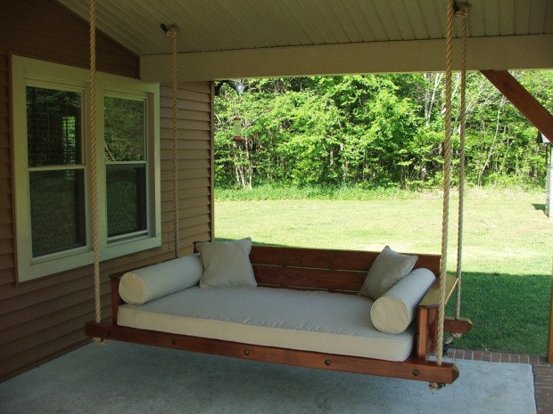 15 Custom Handcrafted Porch Swing Designs (12)