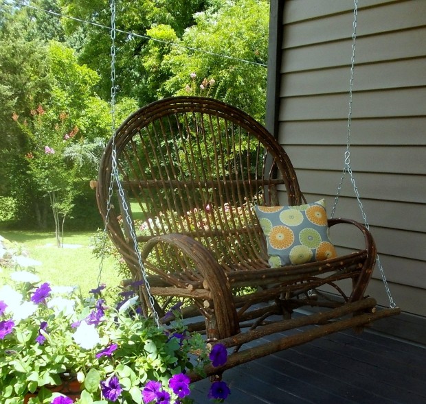 15 Custom Handcrafted Porch Swing Designs (15)