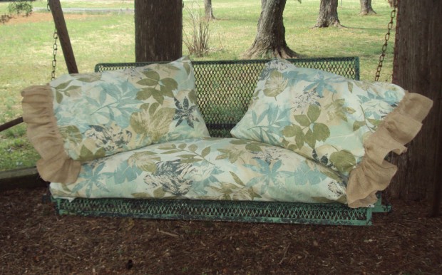 15 Custom Handcrafted Porch Swing Designs (5)