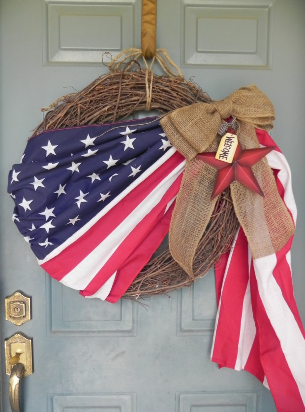 15 Festive Handmade 4th of July Wreath Designs (13)