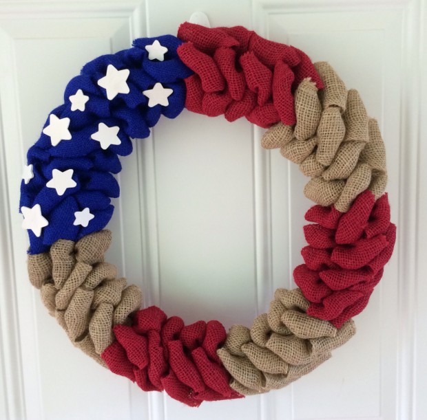 15 Festive Handmade 4th of July Wreath Designs (14)