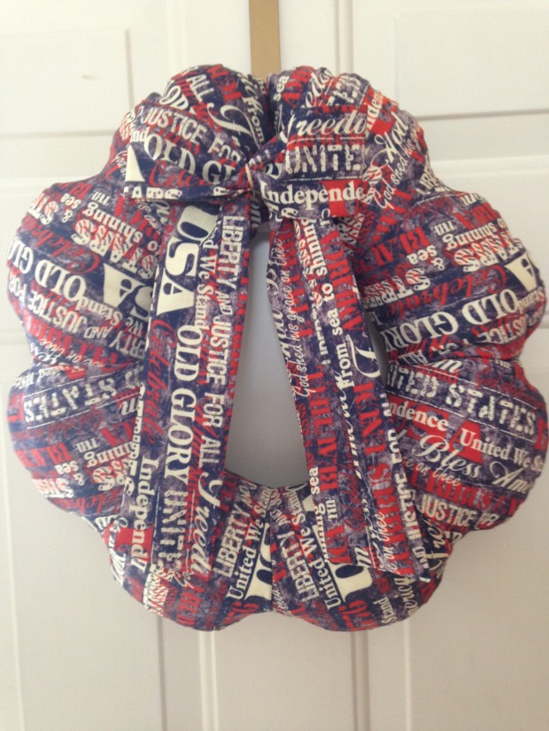 15 Festive Handmade 4th of July Wreath Designs (5)