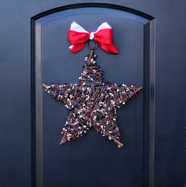 15 Festive Handmade 4th of July Wreath Designs (7)