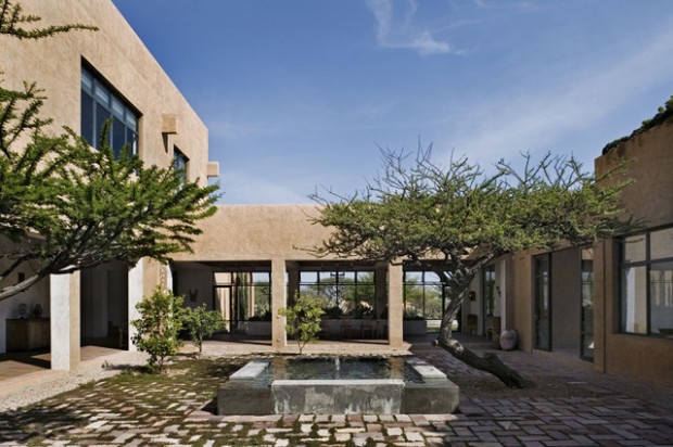 Source: www.davidhowell.net Courtyard (1)