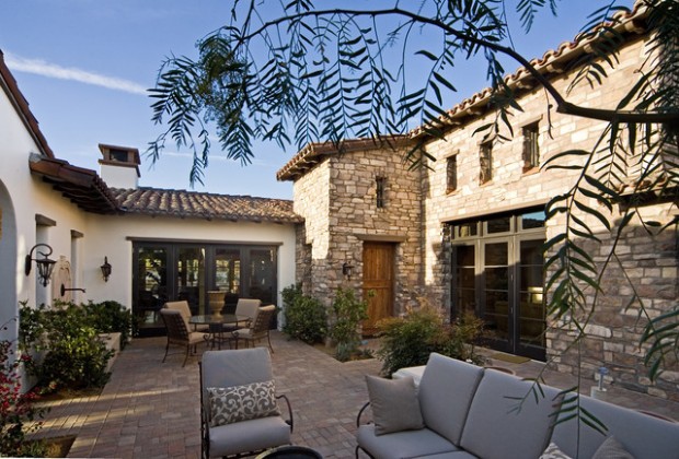 Source: www.sennikoffarchitects.com Courtyard (2)