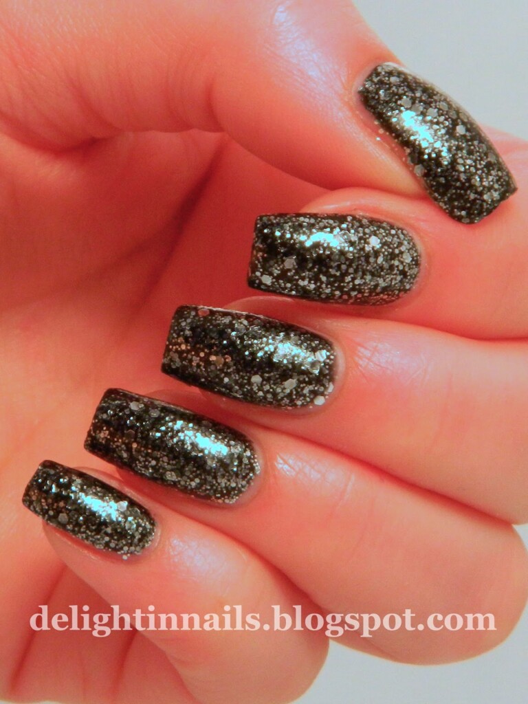 Blinking Nails for Summer 15 Sparkly and Glitter Nail Art Ideas