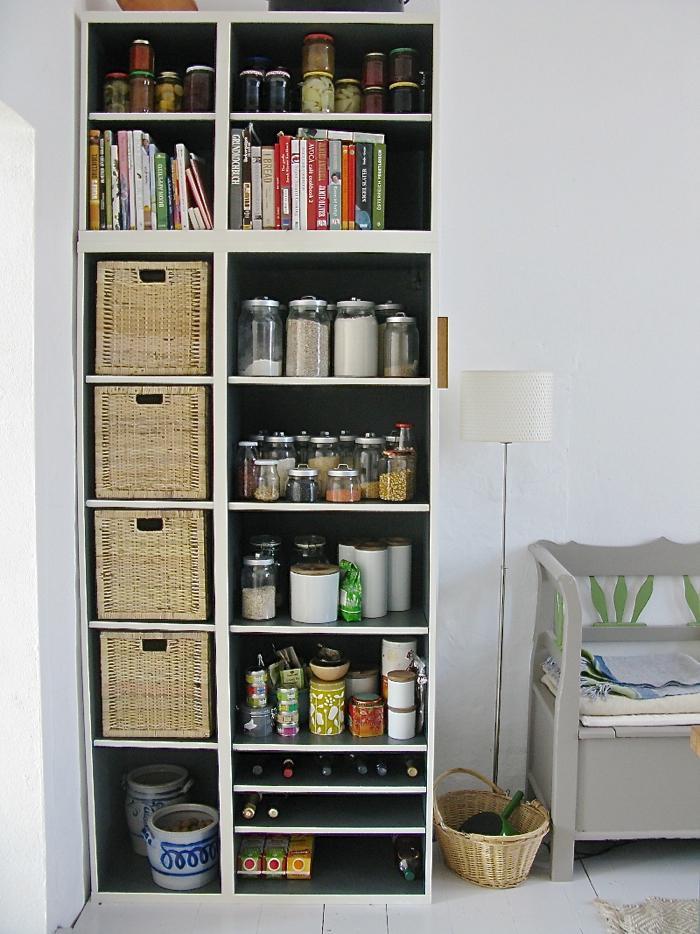 16 Brilliant Hacks for Small Kitchen Organization