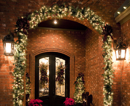 Create a Warm Welcome - 22 Festive Christmas Front Door Decoration Ideas - Porch, outdoor, Front door, decoratind, christmas spirit, christmas decoration ideas, Christmas