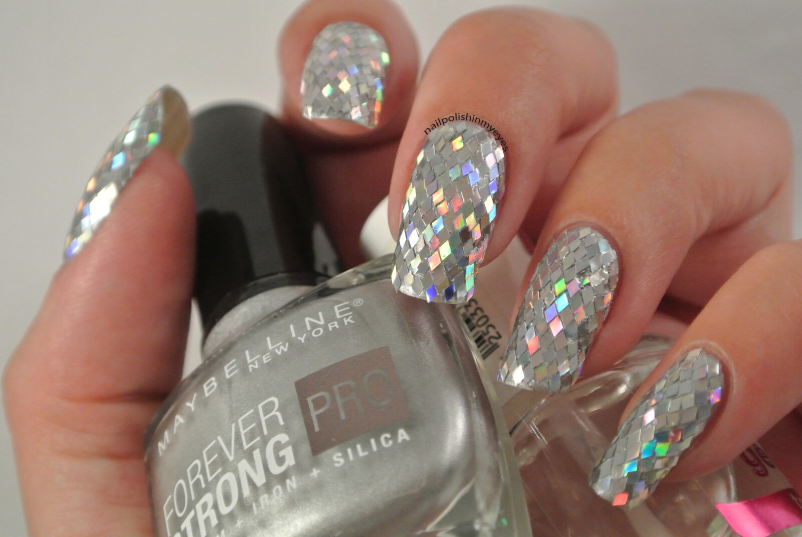 19 Glitter Nail Art Ideas - Perfect Choice for the Holiday season