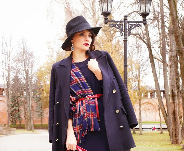 23 Classic Navy Coats to Keep You Warm During Winter - winter, outfit for cold weather, outfit for cold days, navy coat, navy, Elegant, coat, classy, Classic