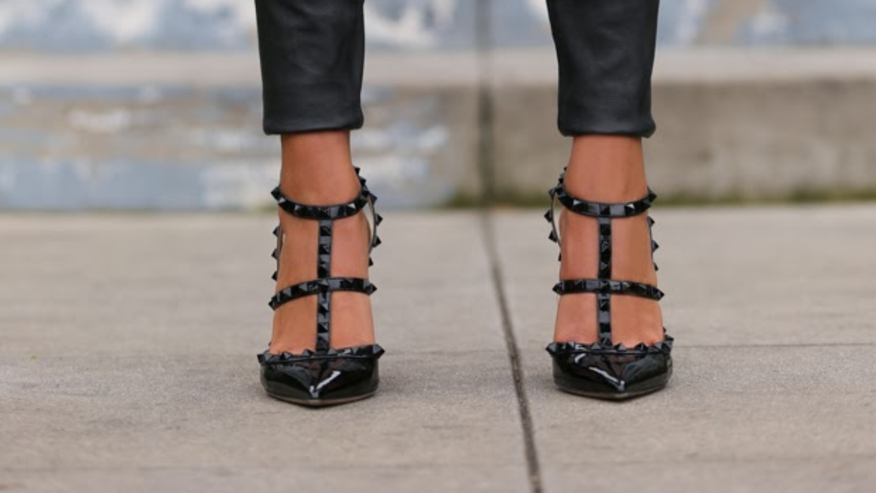 Buy > valentino rockstud sandals outfit > in stock