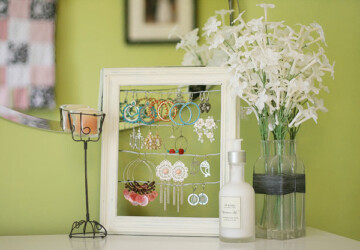 18 Extremely Creative DIY Jewelry Storage Solutions for You - jewelry storage, diy storage, diy jewelry storage, diy jewelry organization
