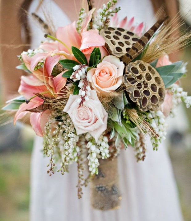 20 Beautiful Winter Wedding Bouquets