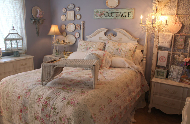 19 Cottage-Style Bedroom Decorating Ideas - cottage style, cottage interiors, cottage bedroom, cottage, bedrooms, bedroom