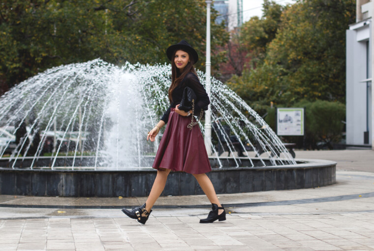 Chic Ways to Wear Your Midi Skirt During Winter - 23 Outfit Ideas - Stylish, skirt, outfit for cold weather, outfit for cold days, midi skirt, midi, fashion, chic