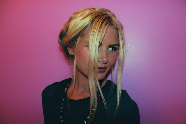 18 Romantic Date Night Hairstyles