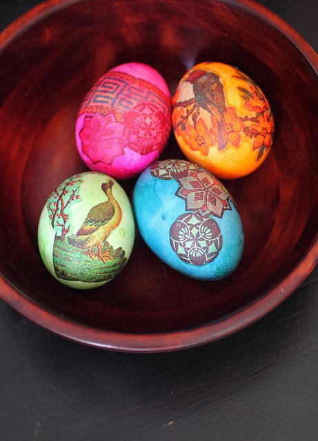 20-Creative-and-Easy-DIY-Easter-Egg-Decorating-Ideas-4