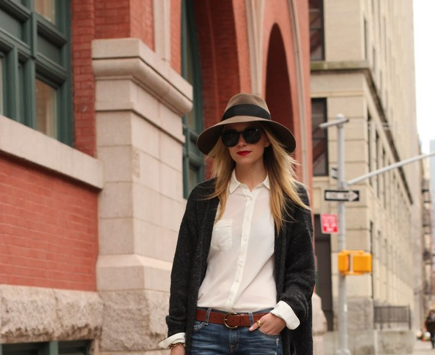 Wearing the Essentials- How to Wear a White Shirt Wearing the Essentials- How to Wear a White Shirt - white shirt, Outfit ideas, must have, how to wear, fashion basic