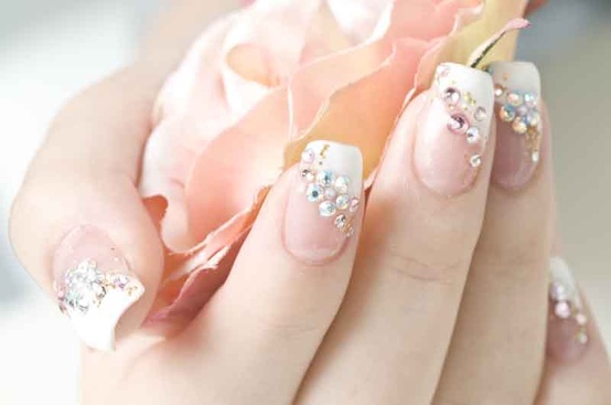 Romantic-Wedding-Nail-Designs-18-Elegant-Nail-Art-Ideas-for-Brides-12