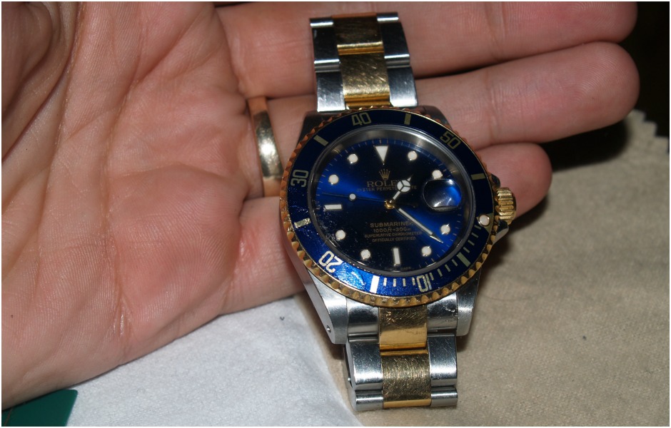 does a real rolex watch tick