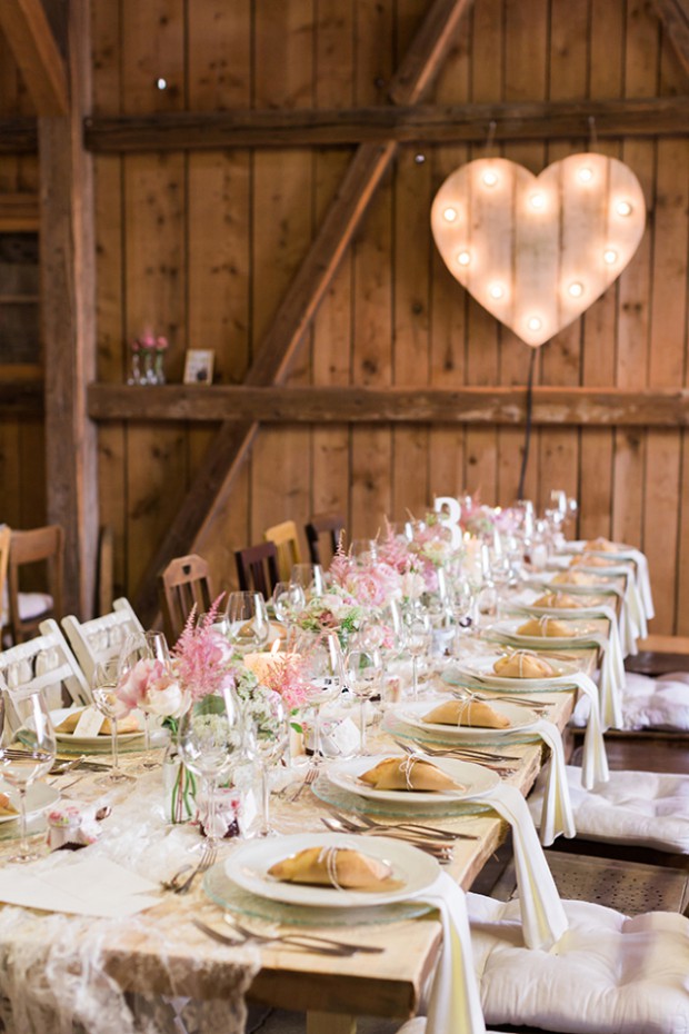 16 Floral Table Decorations For Perfect Summer Wedding