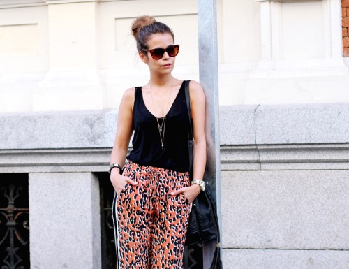 Hot Fashion Trend: 22 Stylish Ways to Wear the New Harem Pants - summer outfit, how to wear, hot fashion trend, harem pants