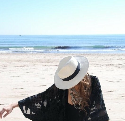 What to Wear to The Beach: 20 Gorgeous Looks to Inspire You - summer outfit ideas, casual summer outfit, beach outfit ideas