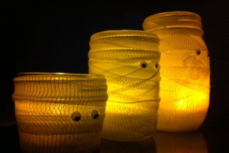 17 DIY Mason Jars Ideas for Spooky and Spectacular Halloween Decorations 17 DIY Mason Jars Ideas for Spooky and Spectacular Halloween Decorations - mason jars, halloween crafts, diy halloween mason jars, diy Halloween decorations, diy Halloween