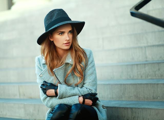 20 Gorgeous Fall Outfits with Hats - hats, hat outfit ideas, hat, floppy hat, fall street style, fall outfit ideas, fall hat outfit ideas