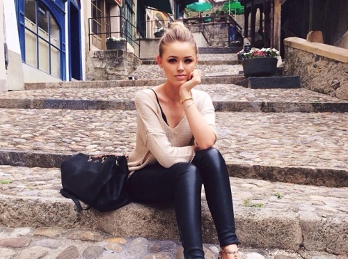 20 Outfits That’ll Make You Want a Pair of Leather Pants This Fall 20 Outfits That’ll Make You Want a Pair of Leather Pants This Fall - Stylish, style, pants, Outfit ideas, outfit idea, outfit, leather pants outfit ideas, leather pants, leather leggings, leather, fashion, fall outfits, fall outfit, Fall