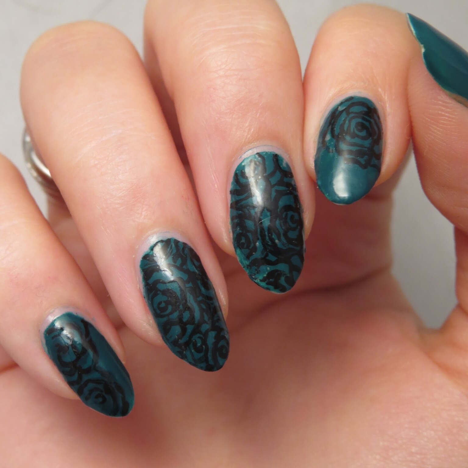 18 Creative and Unique Teal Nail Art Ideas